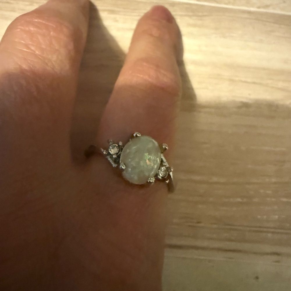 ✨ Vintage Opalescent Cabochon Ring Silver Tone Size 10 ✨ - Picture 5 of 7